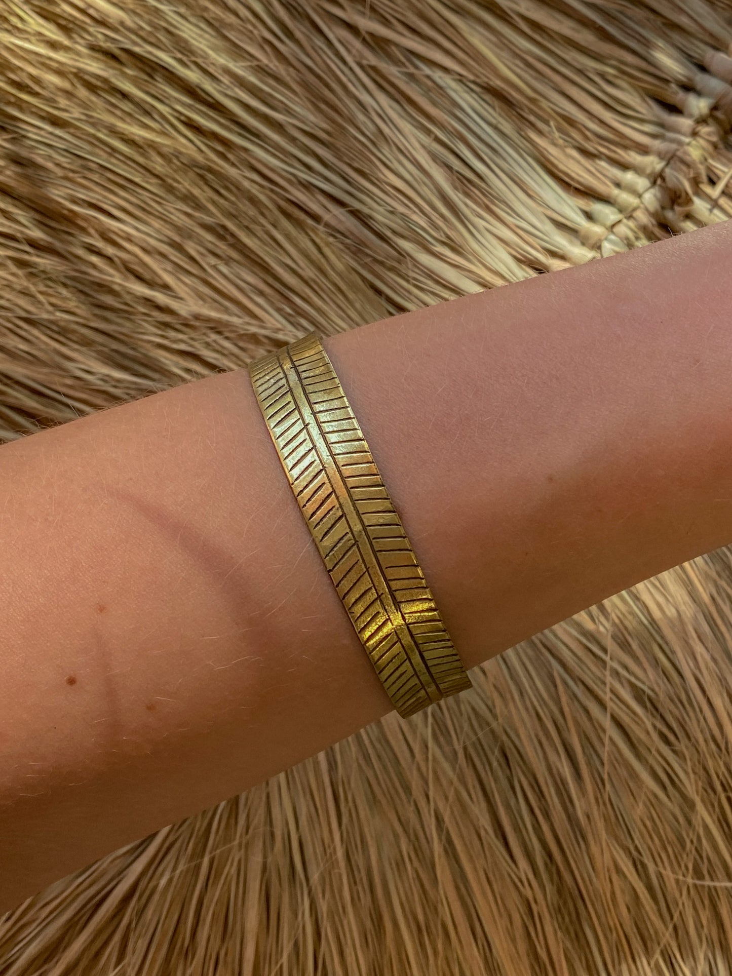 Žalvario apyrankės “Genties lapas”