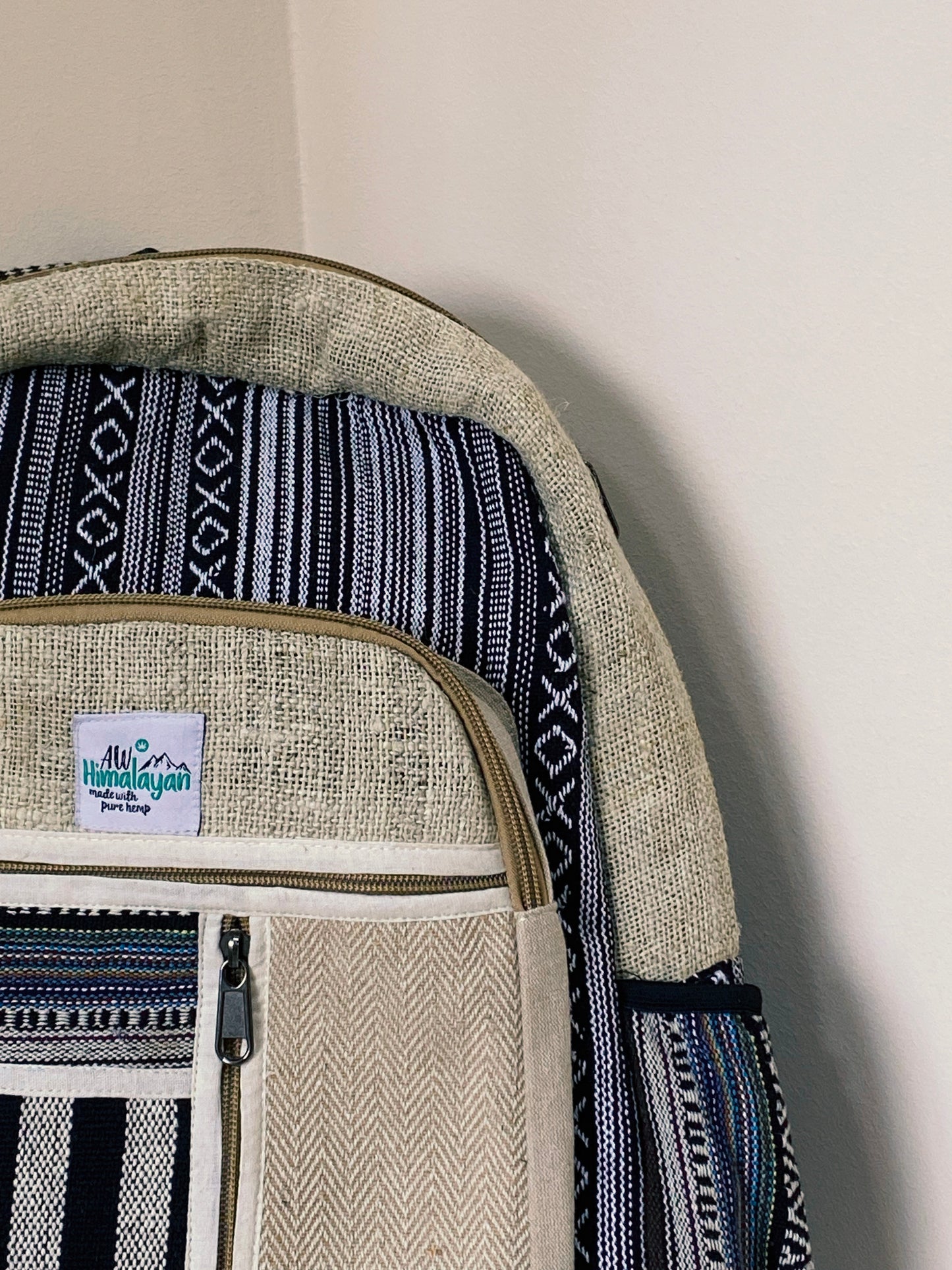 Didelė kanapinė kuprinė su užtrauktukais