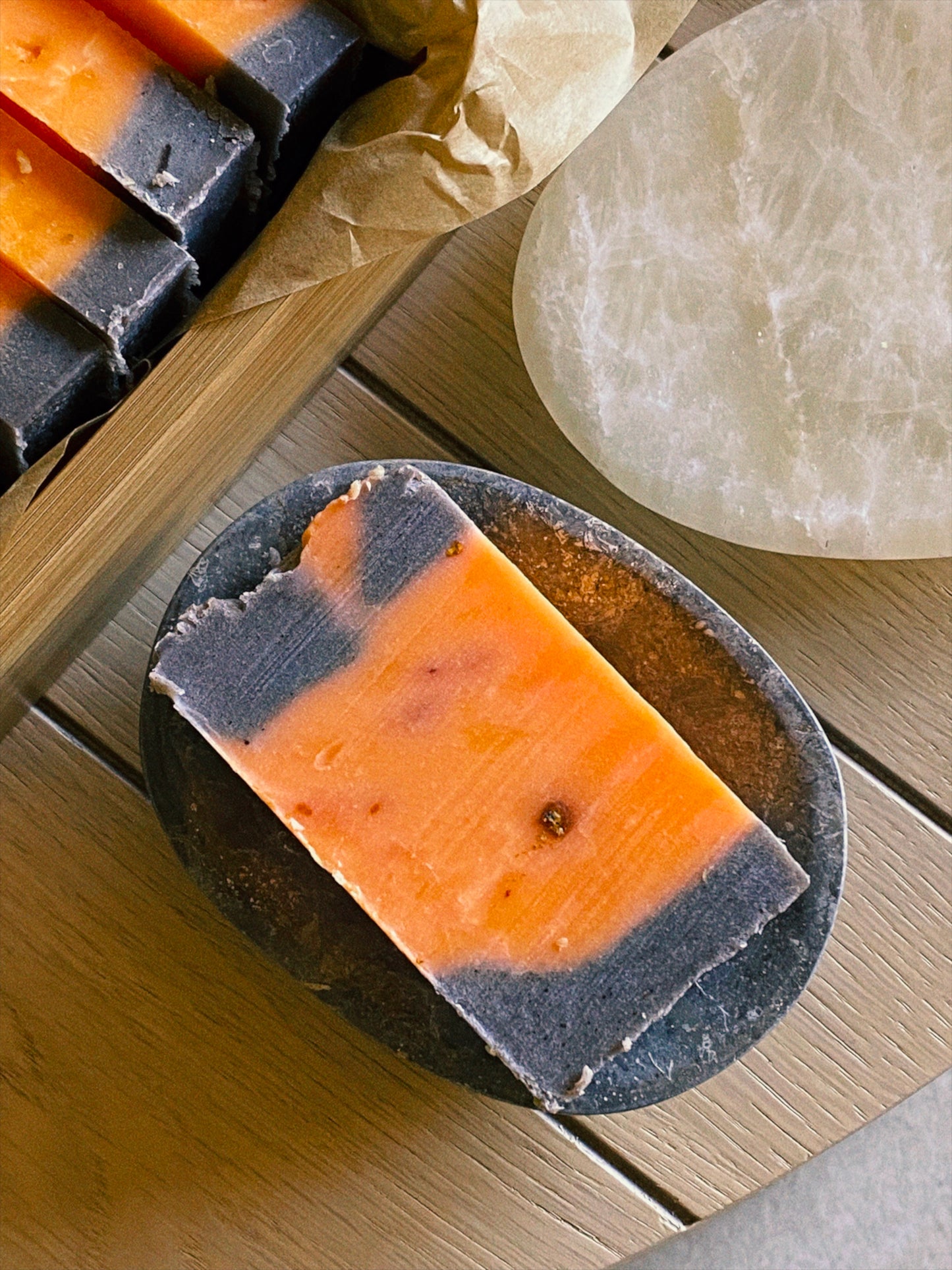 Pjaustomas muilas su alyvuogių aliejumi, cinamono ir apelsinų kvapo