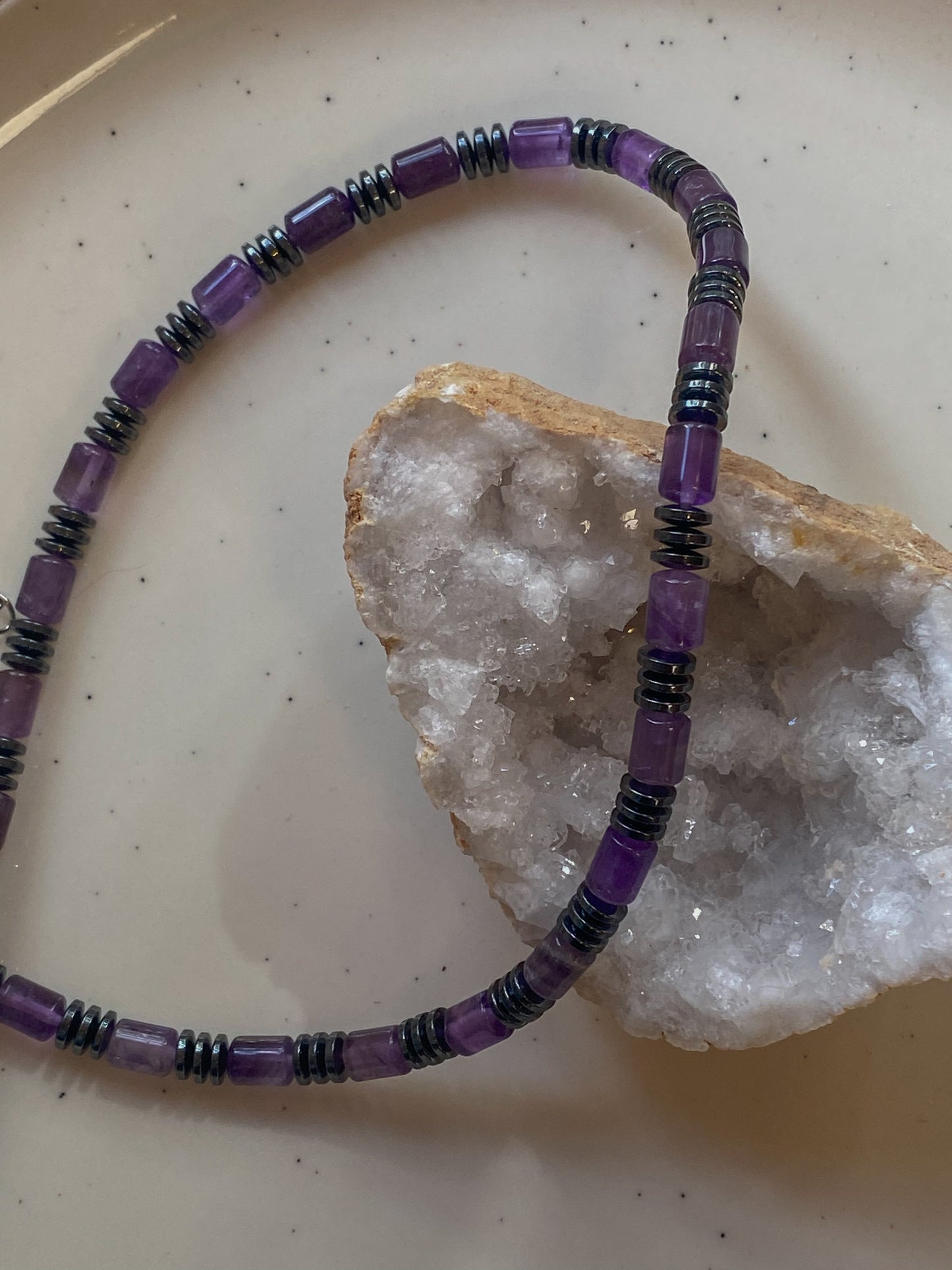 Grandinėlė su ametistu ir hematitu