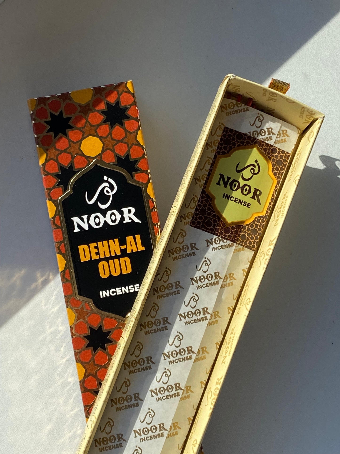 "Noor Oud" smilkalai