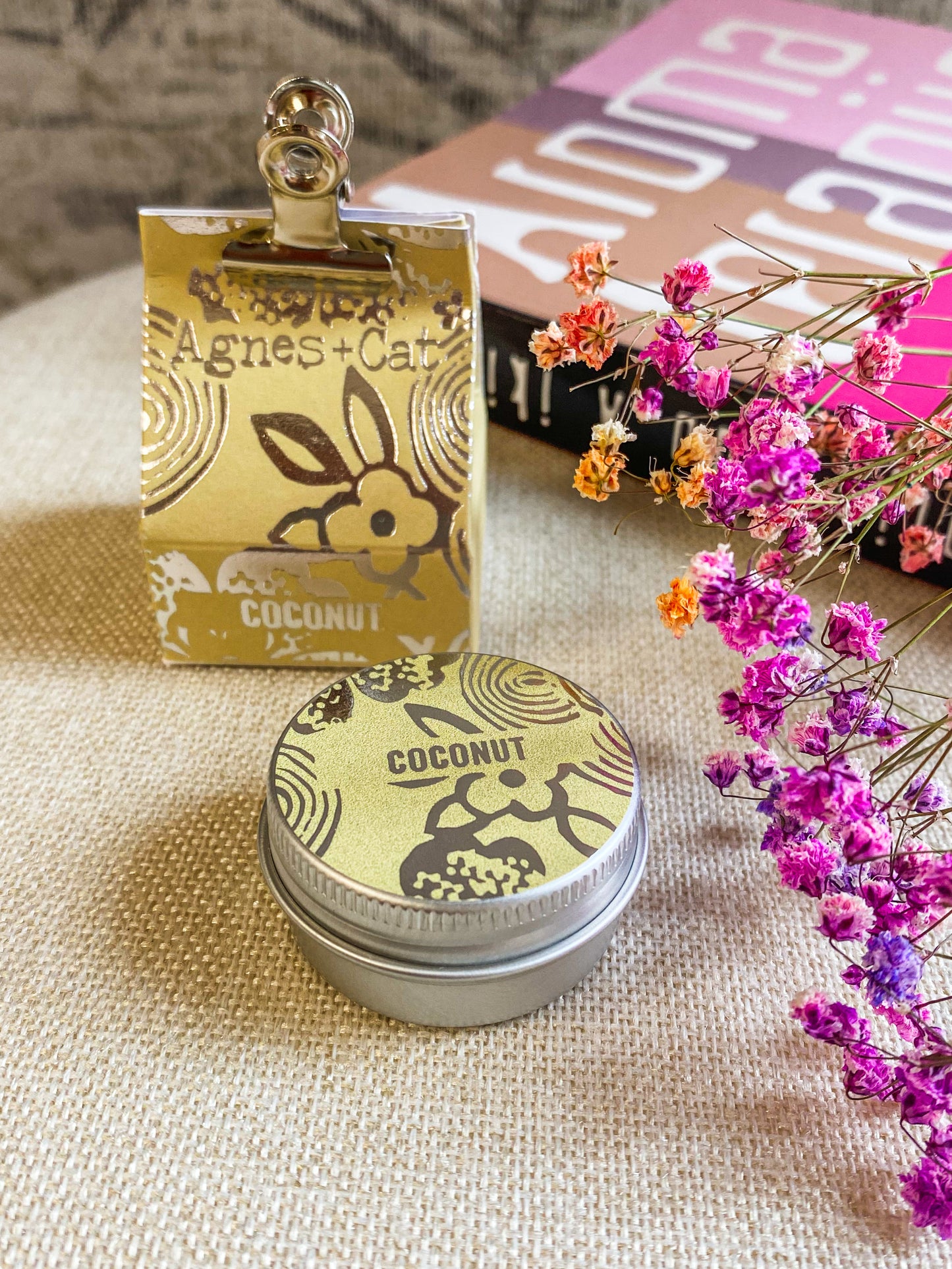 Natūralūs drėkinantys lūpų balzamai