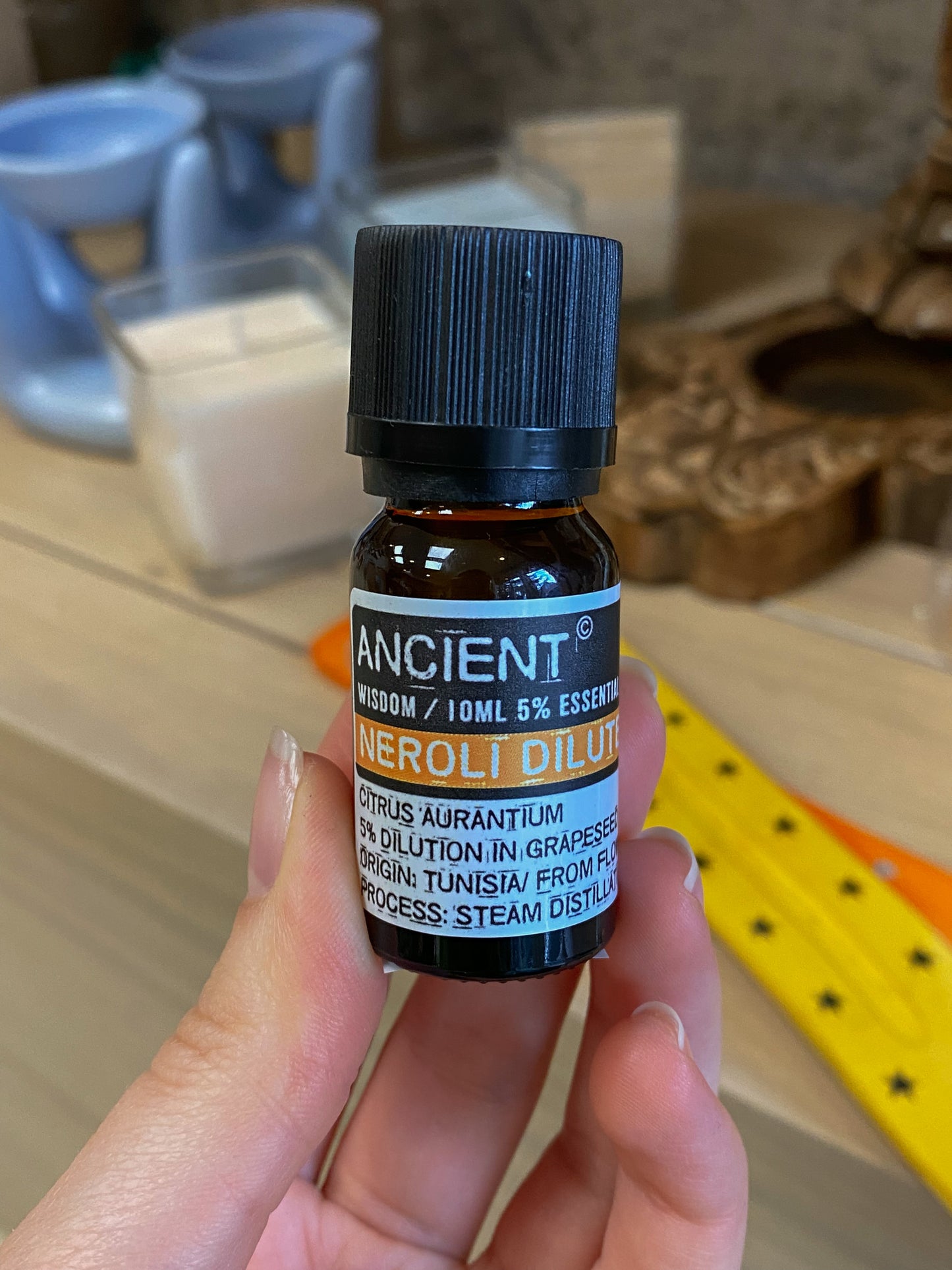 Nerolio eterinis aliejus (5%) skiestas su vynuogių kauliukų aliejumi