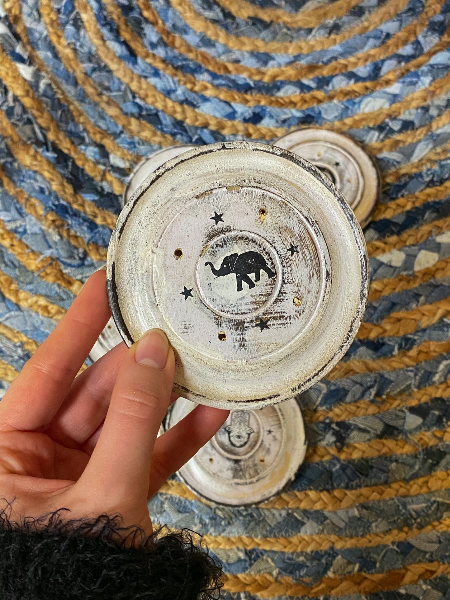 Balinta medinė apvali smilkalinė