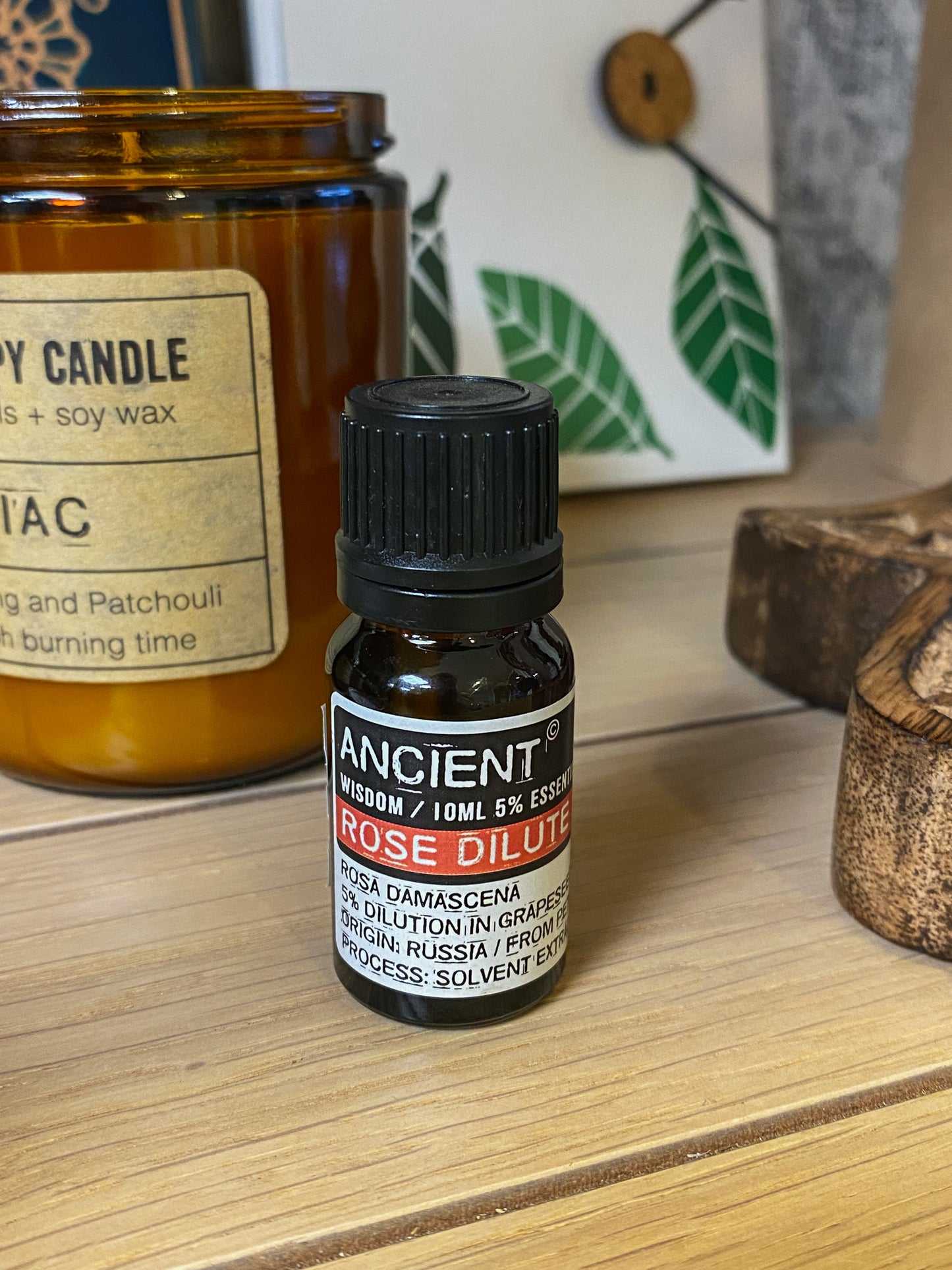 Rožių eterinis aliejus (5%) skiestas su vynuogių kauliukų aliejumi