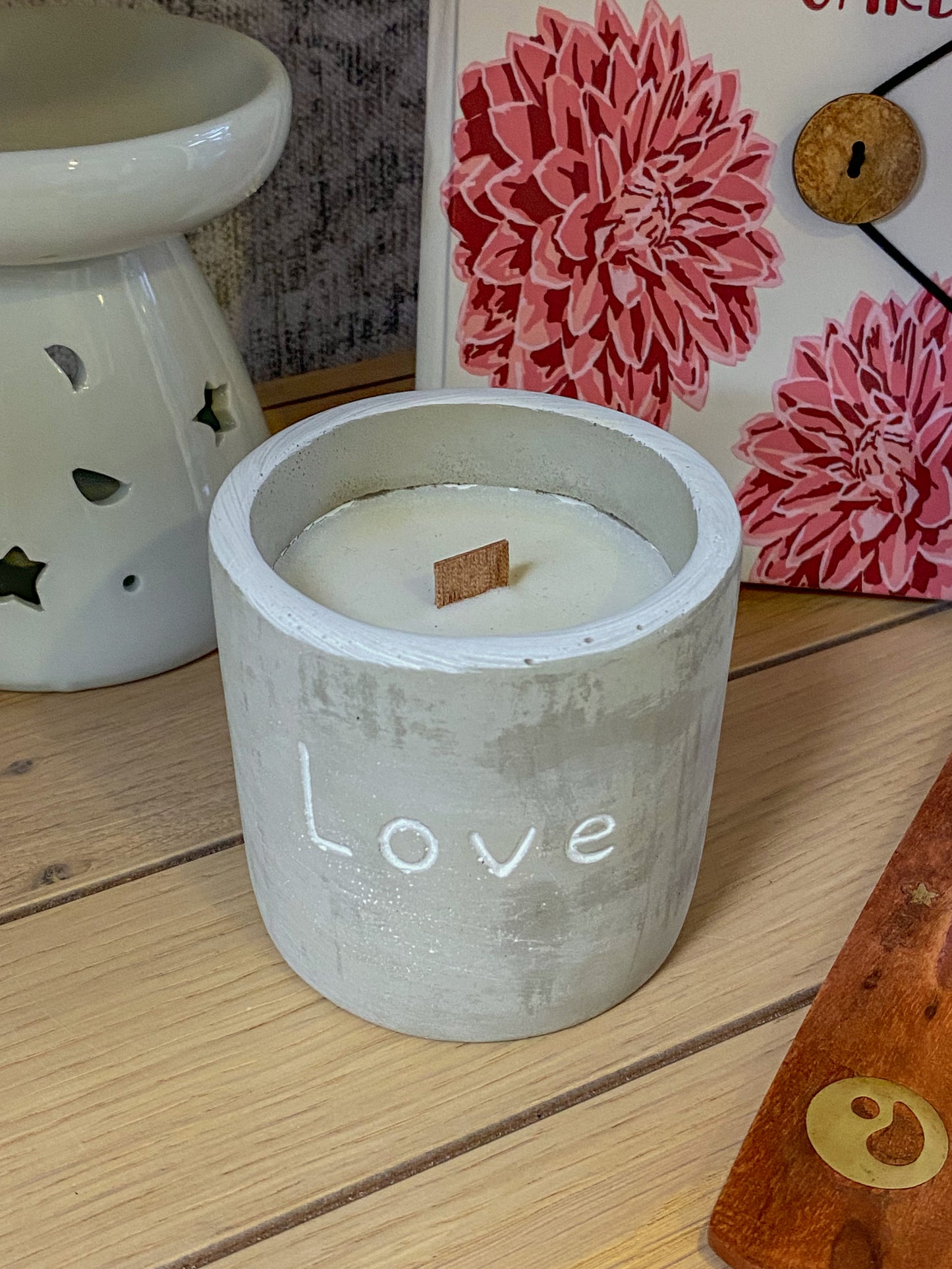 Sojų vaško žvakė su mediniu dagčiu "Love"