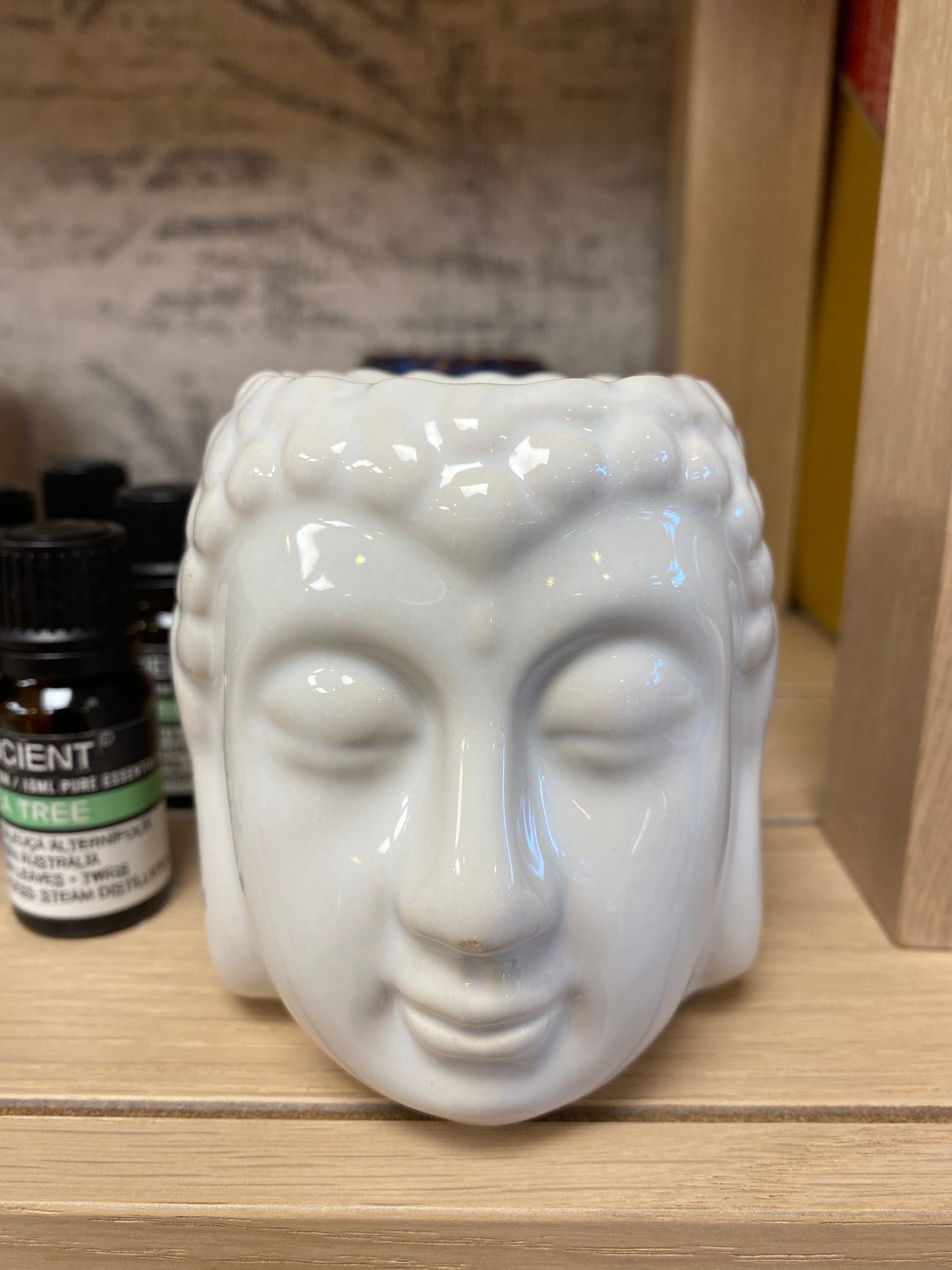 Baltas aliejaus degiklis "Buddha"