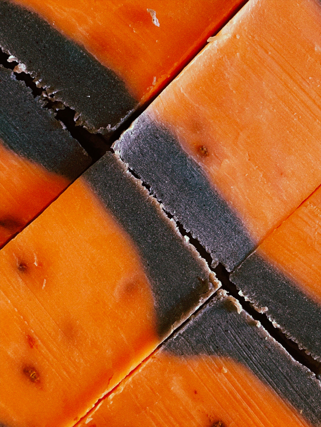 Pjaustomas muilas su alyvuogių aliejumi, cinamono ir apelsinų kvapo