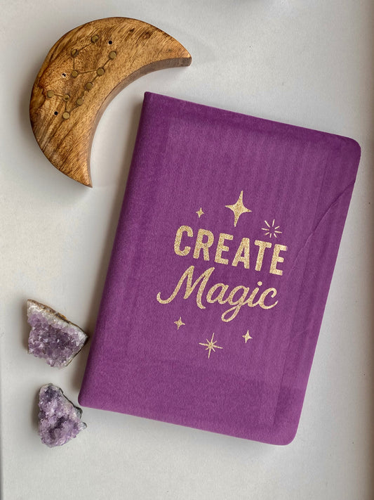 Užrašinė linijomis "Create Magic"