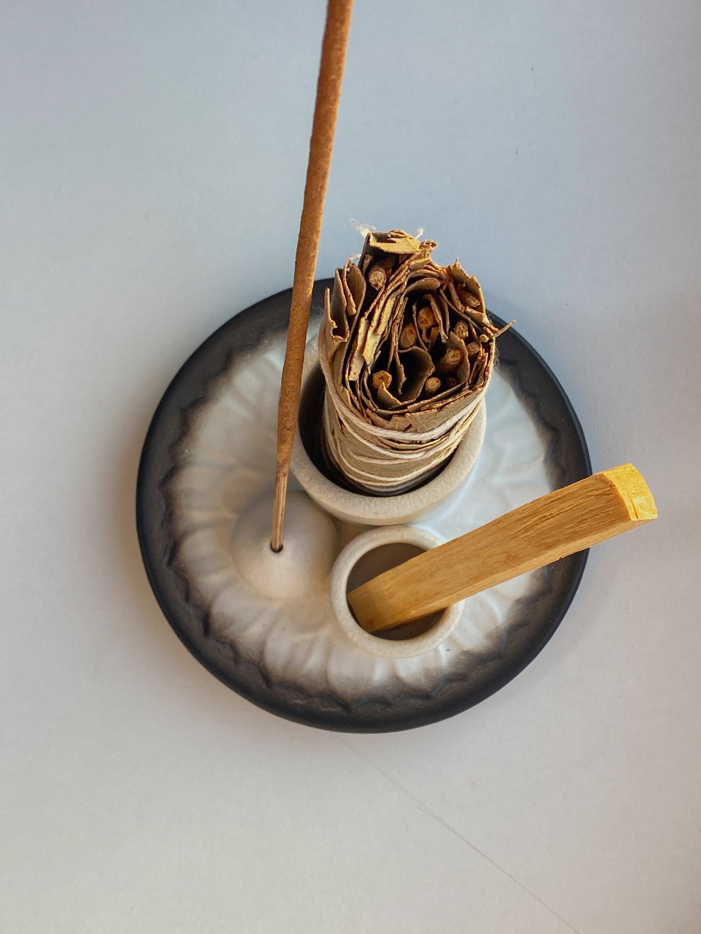 Keramikinė smilkalinė palo santo ir smilkymo lazdelėms