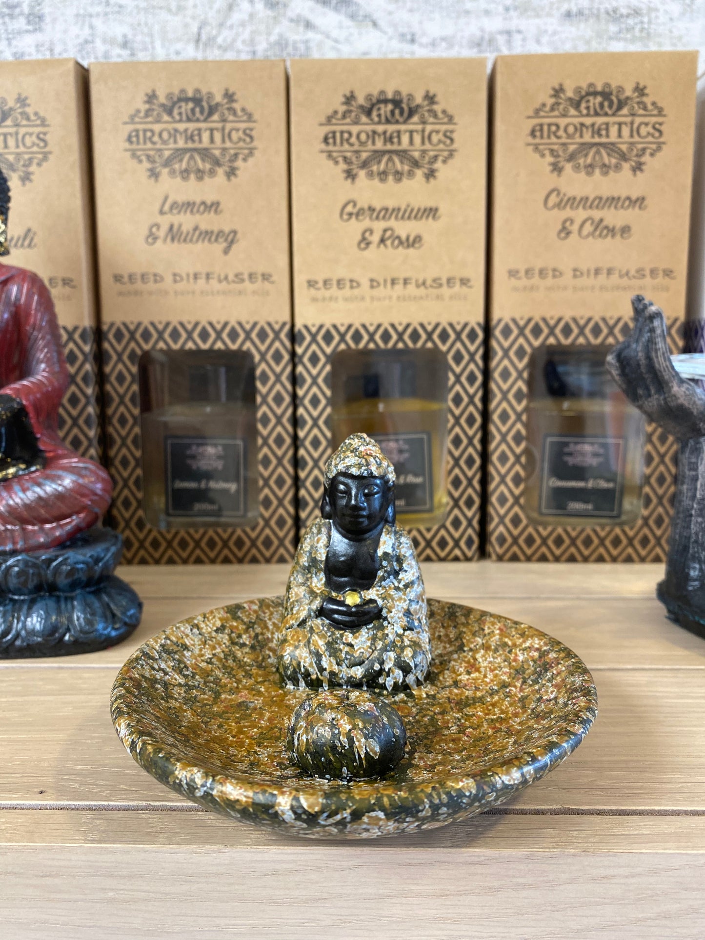 Smilkalinė "Buddha ant svarstyklių"