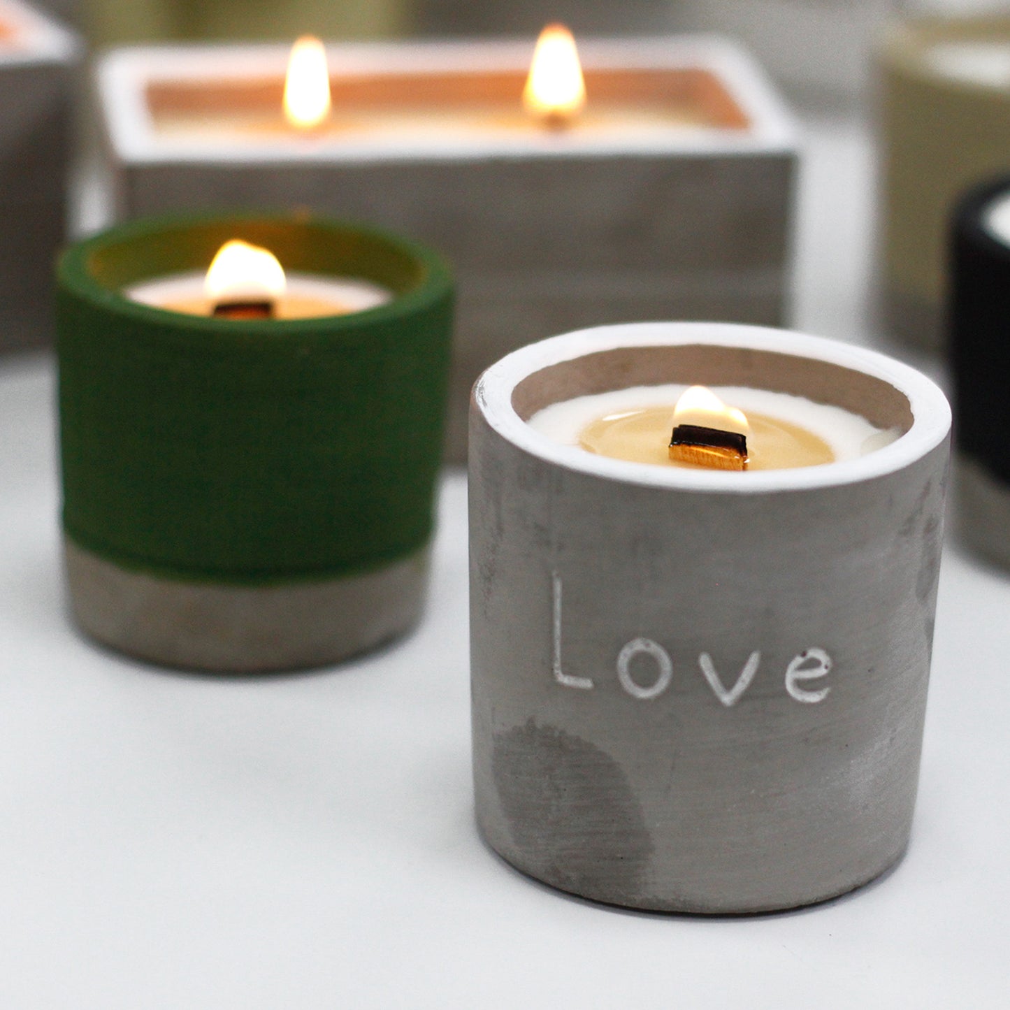 Sojų vaško žvakė su mediniu dagčiu "Love"